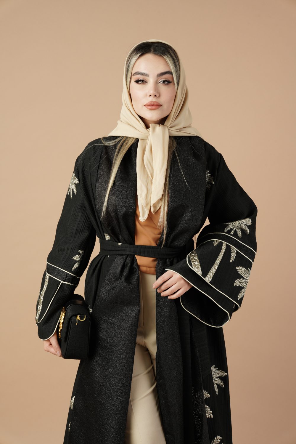 عبا لوکس مشکی - Image 4